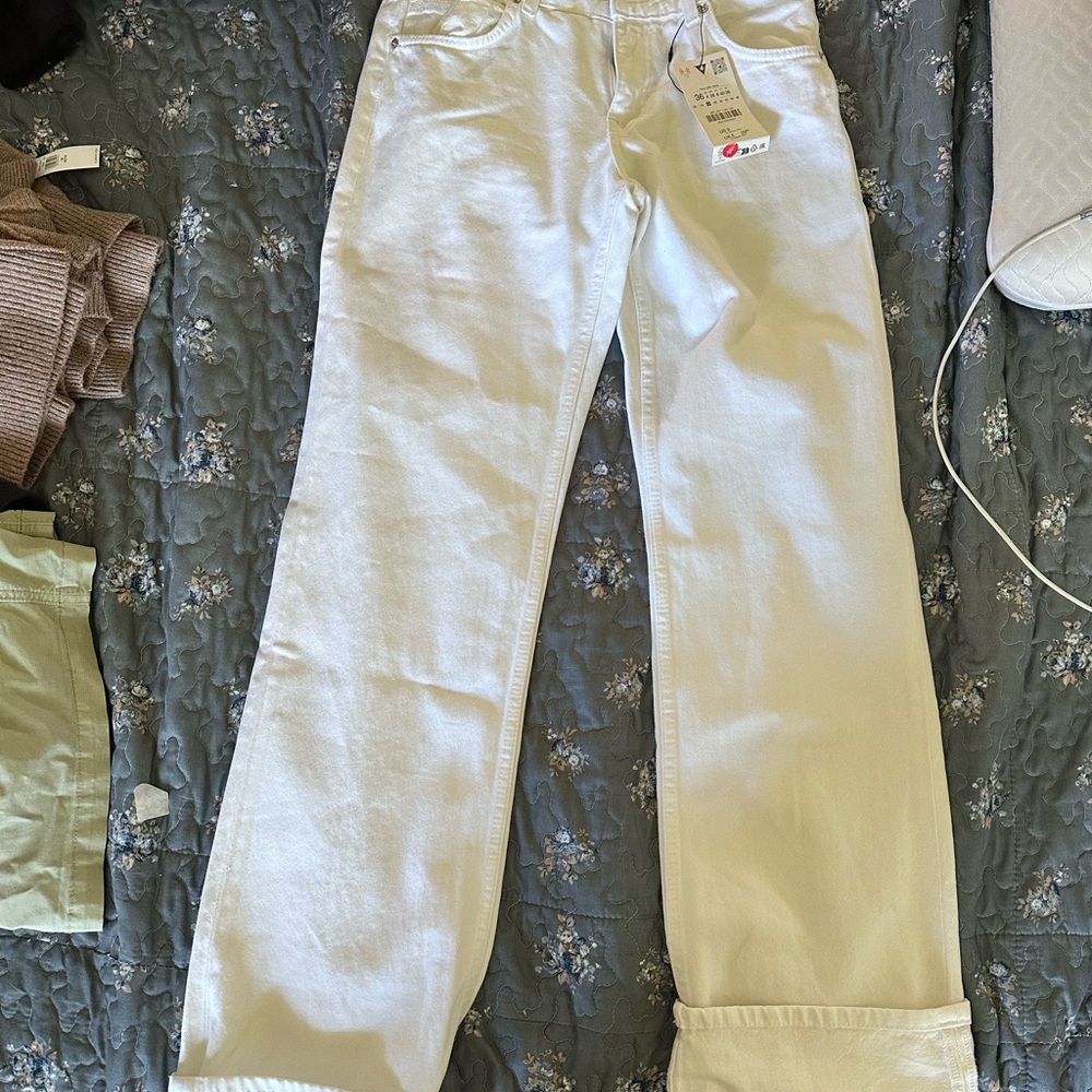 Zara Women's Cream Straight Leg Jeans